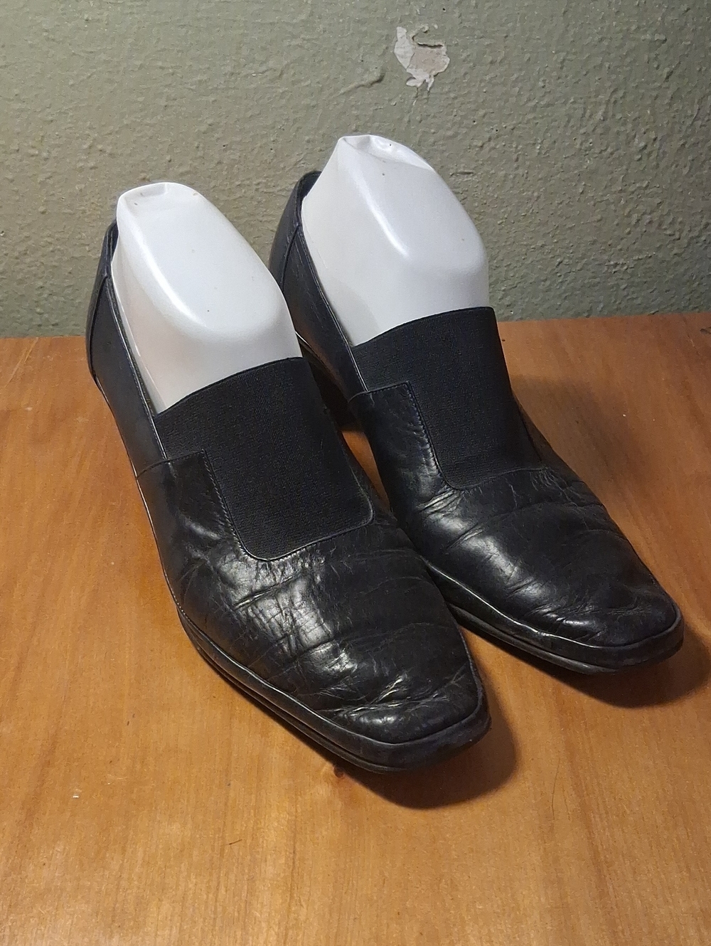 Rangoni Firenze Black Slip-On Shoes Size 10